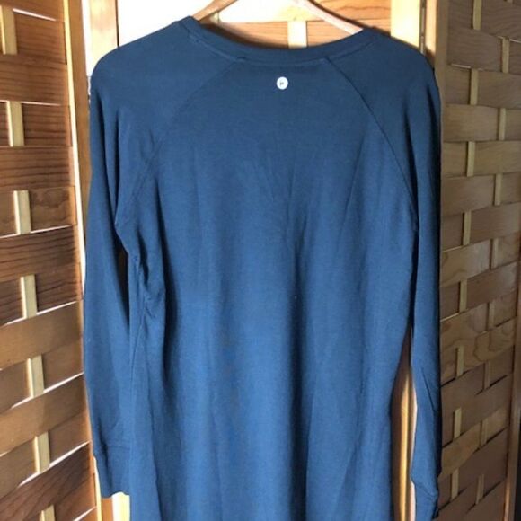 Active Life black sweater dress with crew neck and long sleeves - Picture 4 of 5